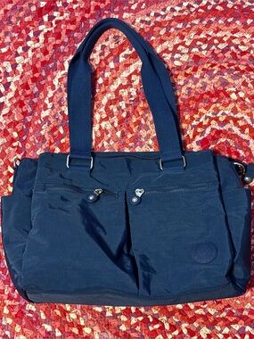 Women’s large compartment waterproof crossbody and shoulder bag, EUC Navy Blue
